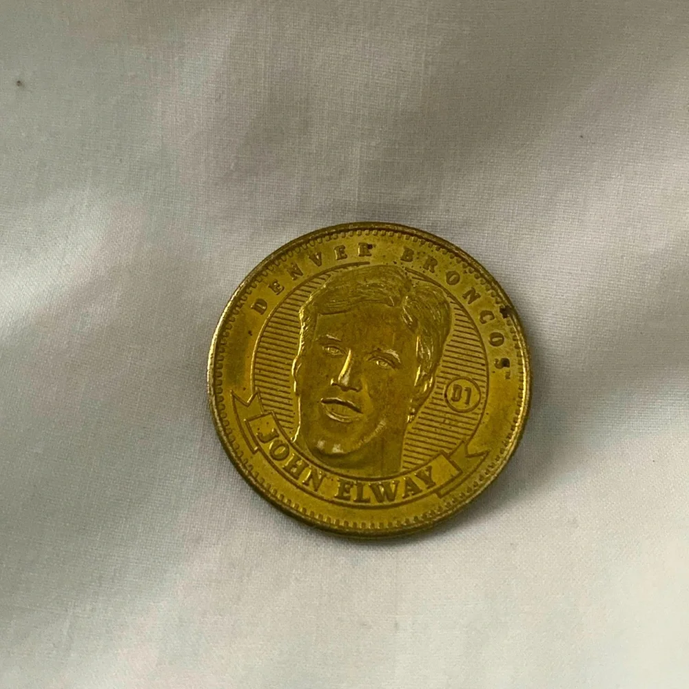 John Elway Quarterback Club Coin (BIN1)